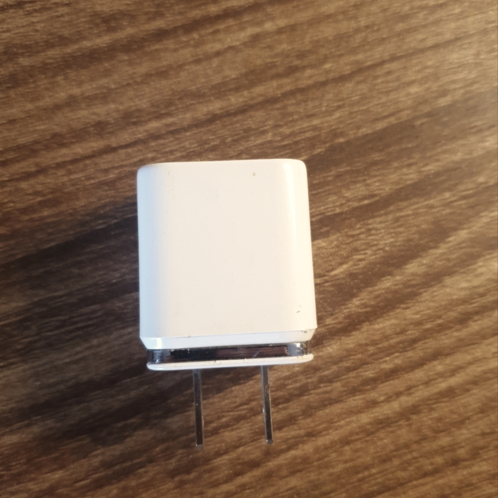Phone charger with 2 USB 2A ports with convenient LED lights